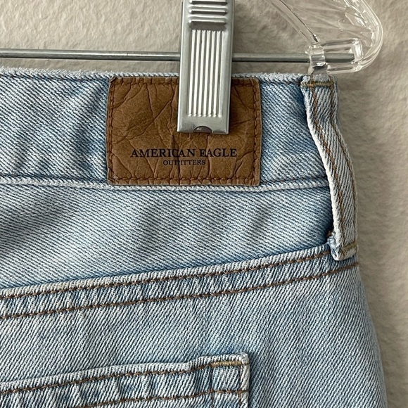 AMERICAN EAGLE Light Wash Distressed Blue Denim Mini Skirt Size 4 - Picture 3 of 8